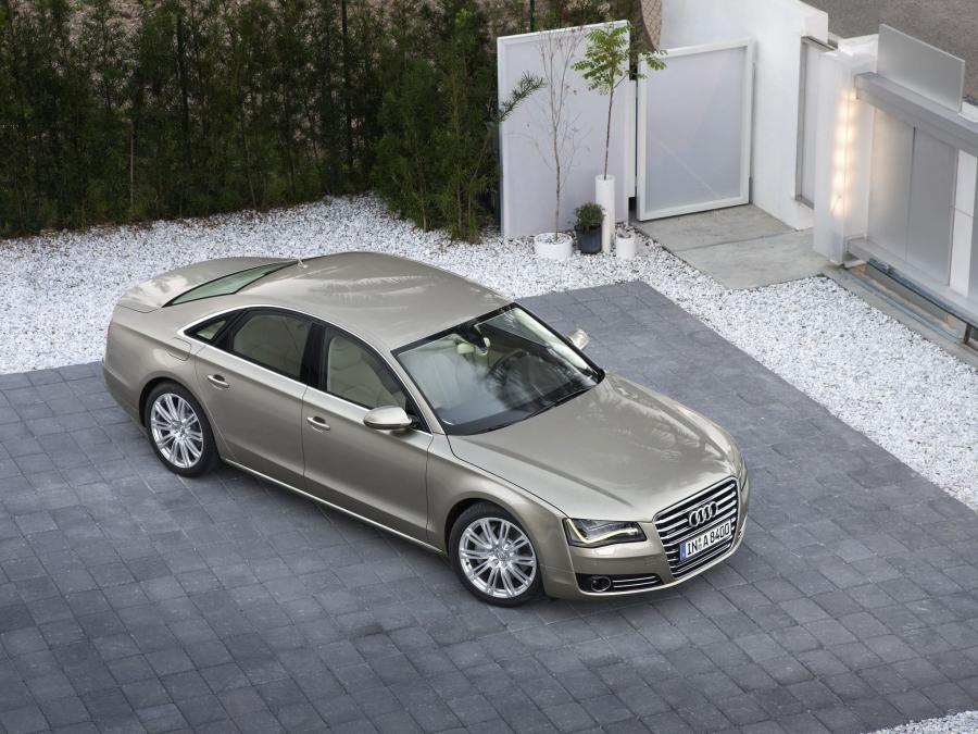  Audi A8 4.2 FSI Quattro (D4) 2010 года  (WW) (фото 18 из 30)